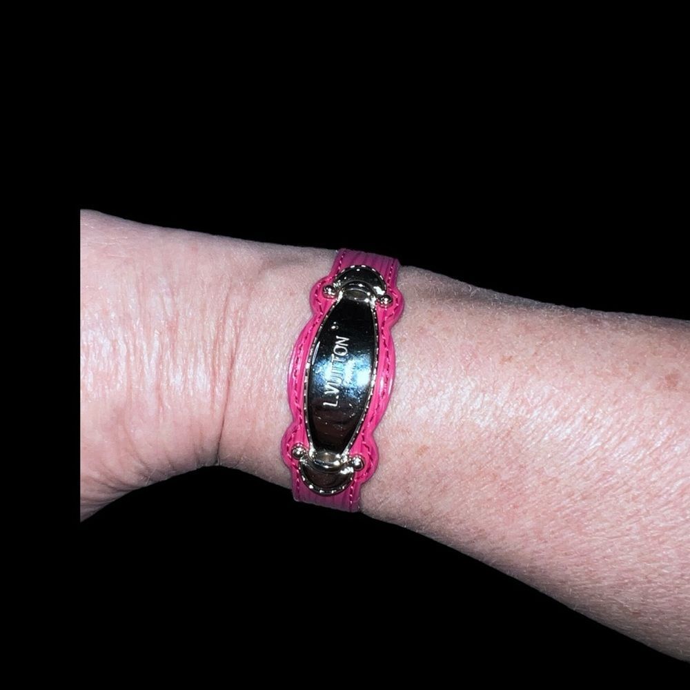 Louis Vuitton Pivoine Epi Leather Handle It Bracelet Size 17 with COA‎ - Picture 2 of 12